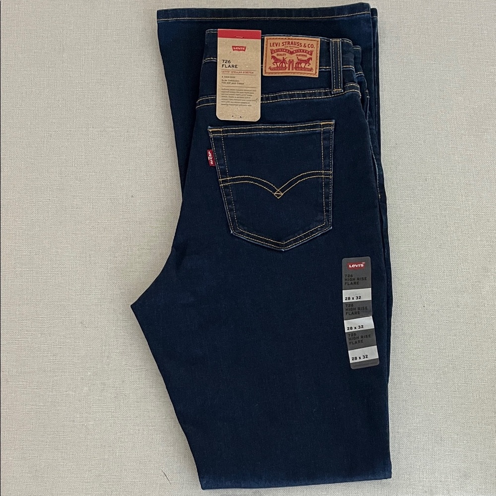 Levi's 726 Jeans Women's flare Leg high rise size 28x32. New. - Picture 9 of 14